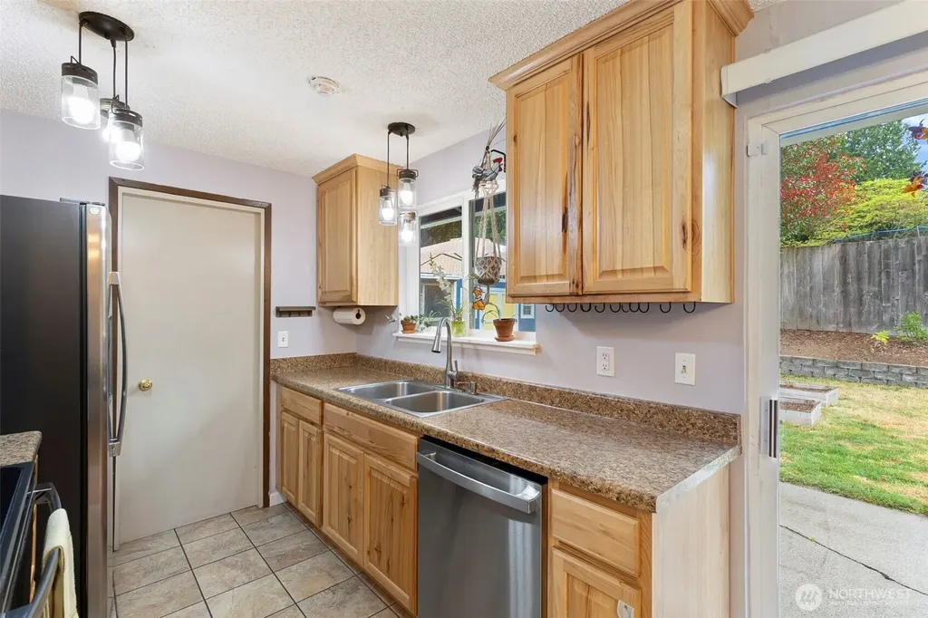 792 NW Firglade Drive Bremerton WA 98311