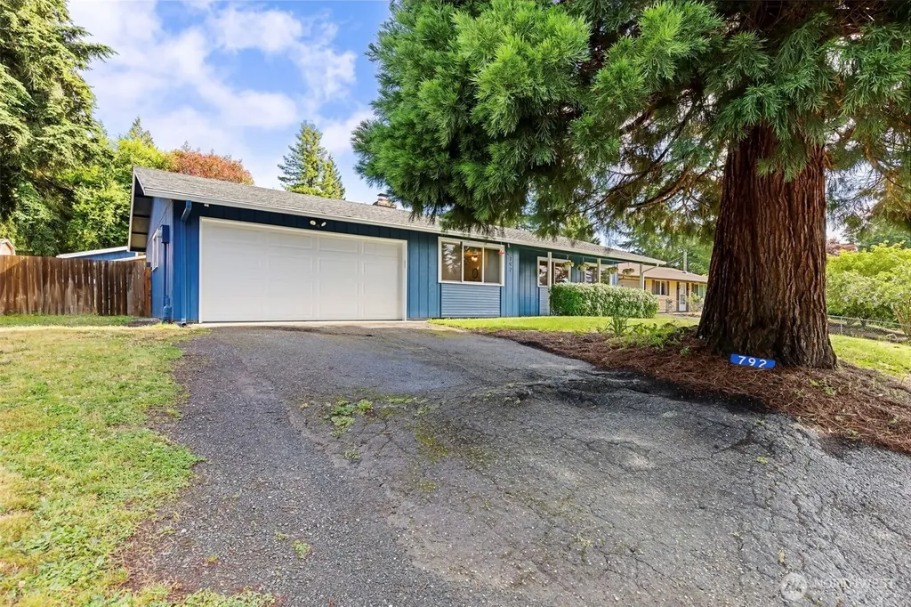 792 NW Firglade Drive Bremerton WA 98311