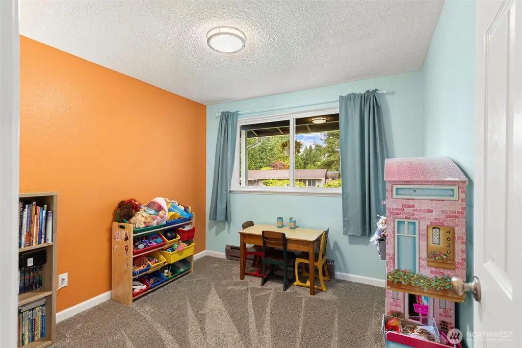 792 NW Firglade Drive Bremerton WA 98311