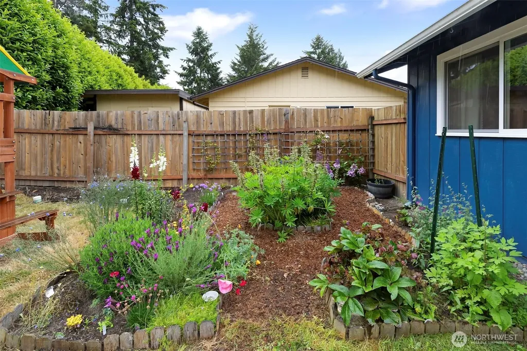 792 NW Firglade Drive Bremerton WA 98311