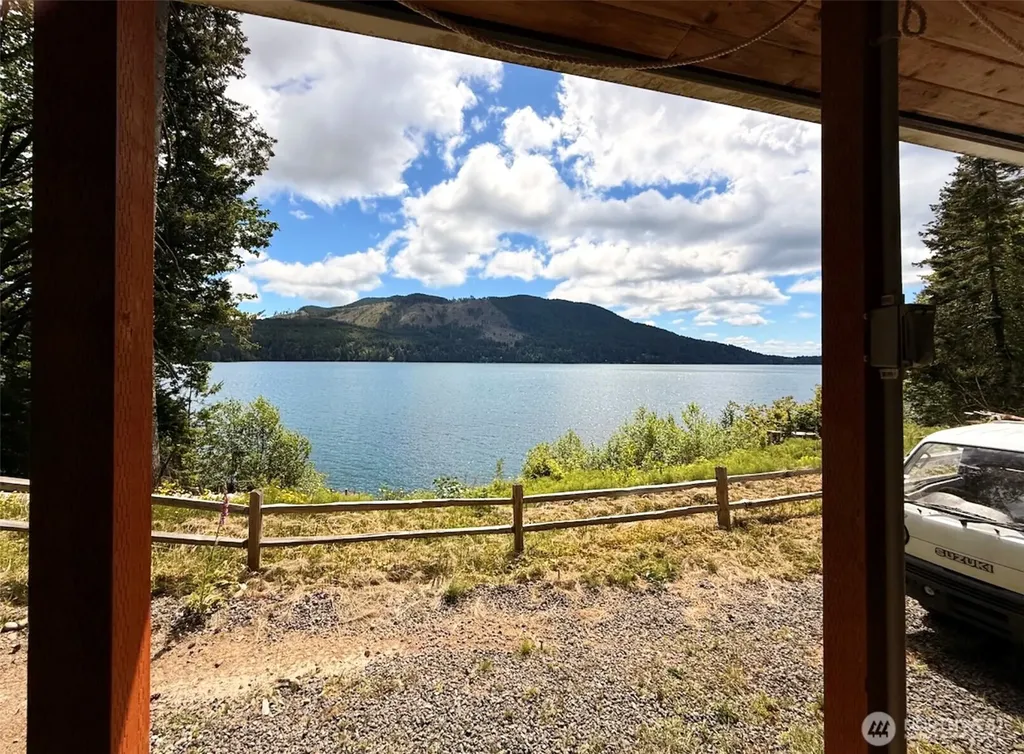 1910 W Cushman Ridge Drive Hoodsport WA 98548
