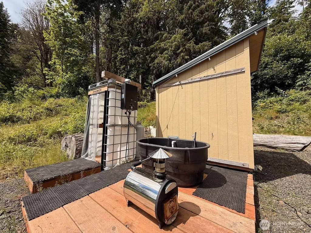 1910 W Cushman Ridge Drive Hoodsport WA 98548