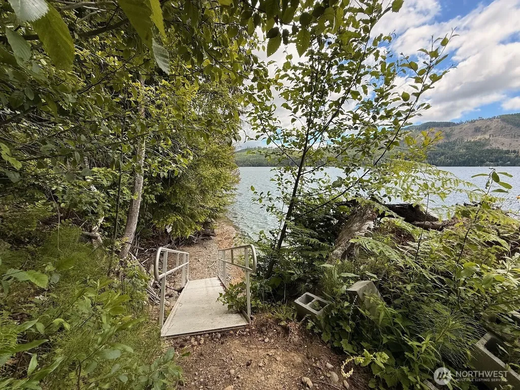 1910 W Cushman Ridge Drive Hoodsport WA 98548