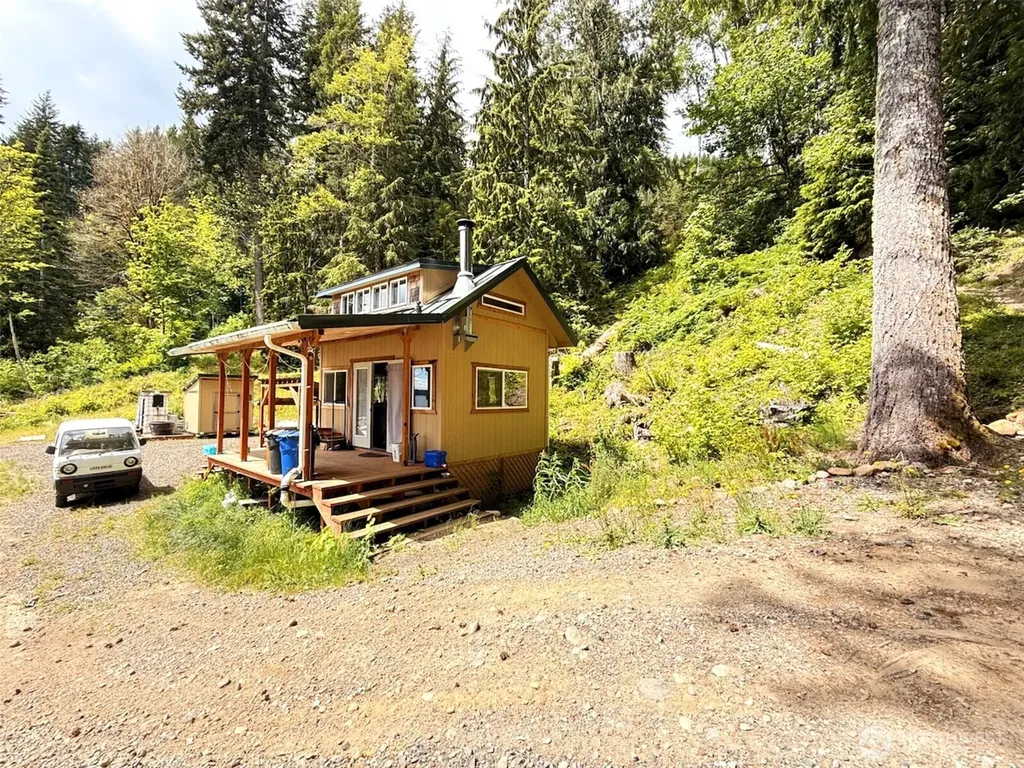 1910 W Cushman Ridge Drive Hoodsport WA 98548