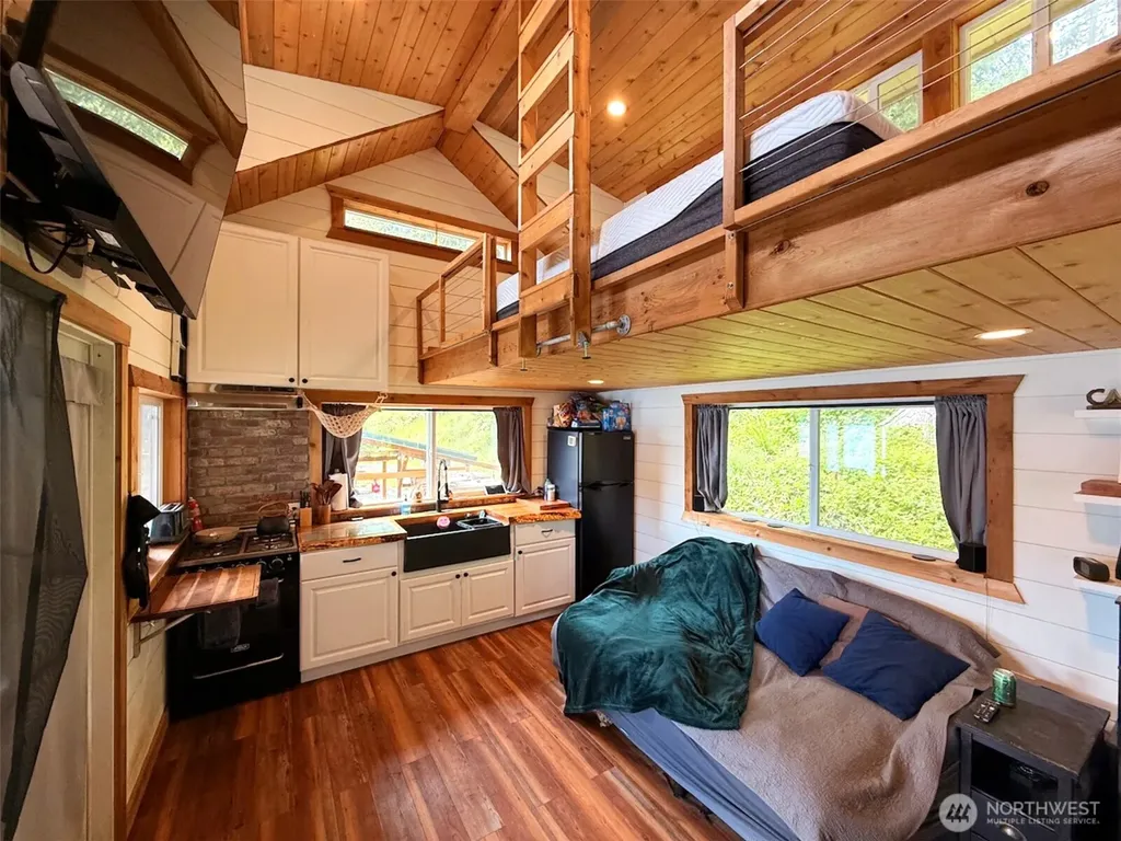 1910 W Cushman Ridge Drive Hoodsport WA 98548