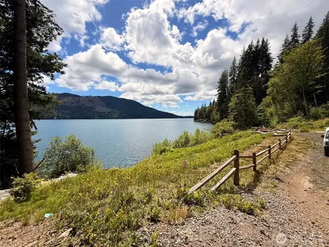 1910 W Cushman Ridge Drive Hoodsport WA 98548