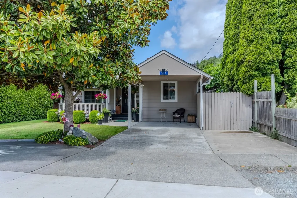 517 E Hazel Avenue Burlington WA 98233