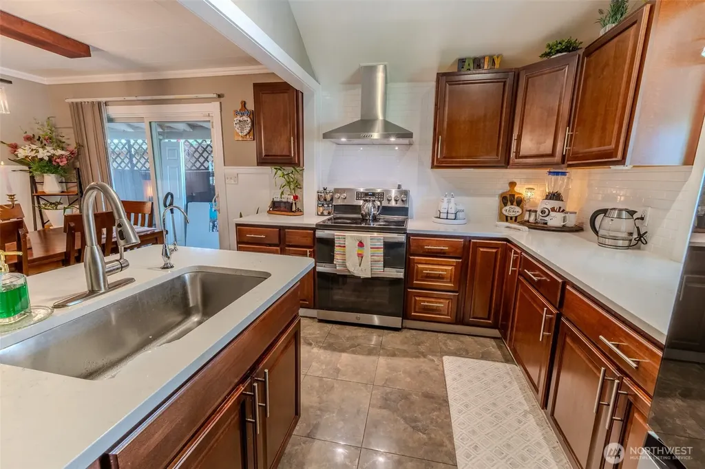 517 E Hazel Avenue Burlington WA 98233