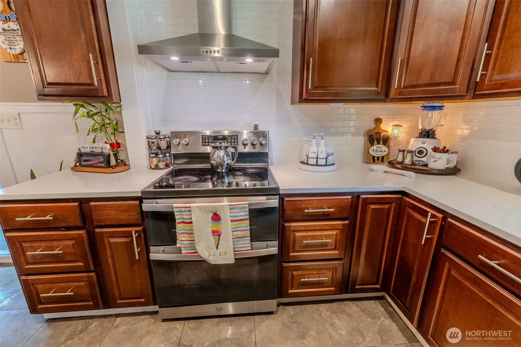 517 E Hazel Avenue Burlington WA 98233