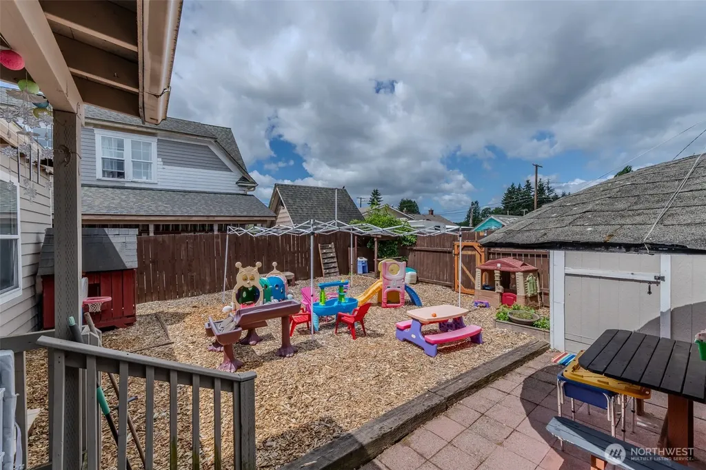 517 E Hazel Avenue Burlington WA 98233