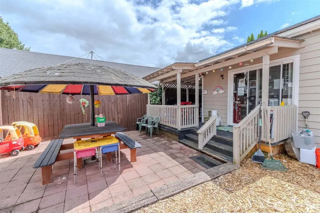 517 E Hazel Avenue Burlington WA 98233