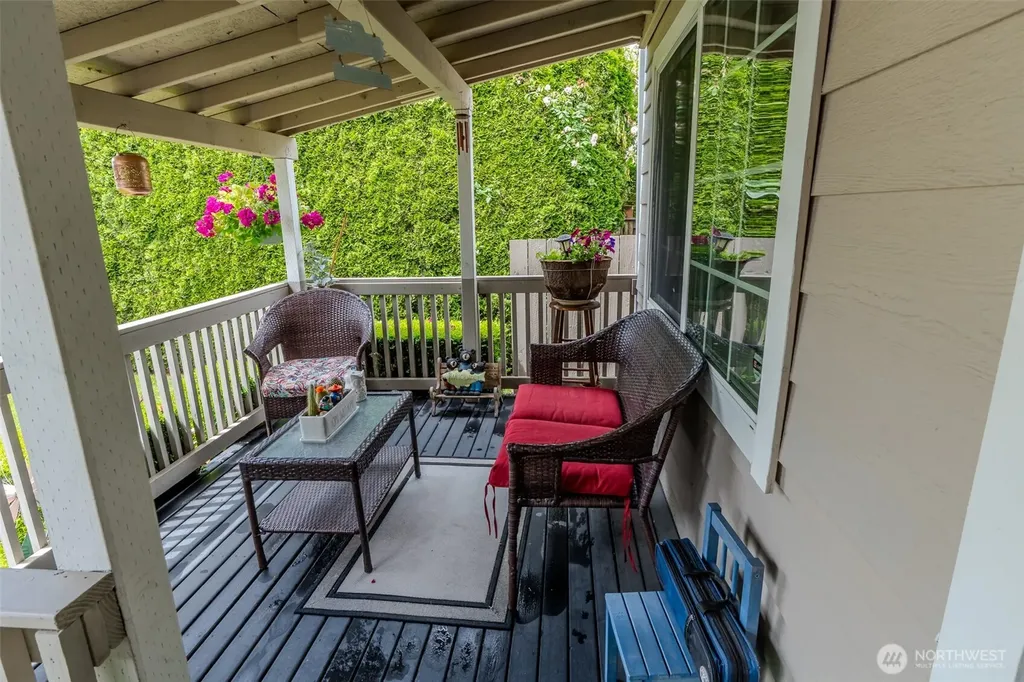 517 E Hazel Avenue Burlington WA 98233