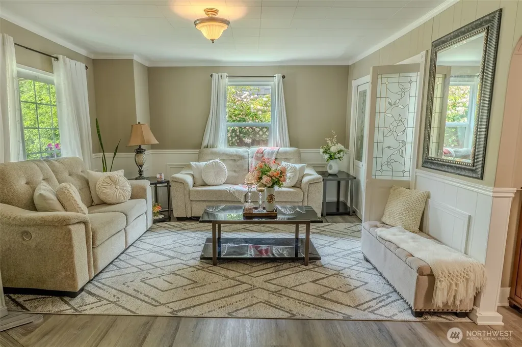 517 E Hazel Avenue Burlington WA 98233