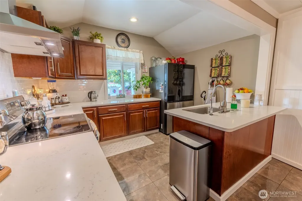 517 E Hazel Avenue Burlington WA 98233