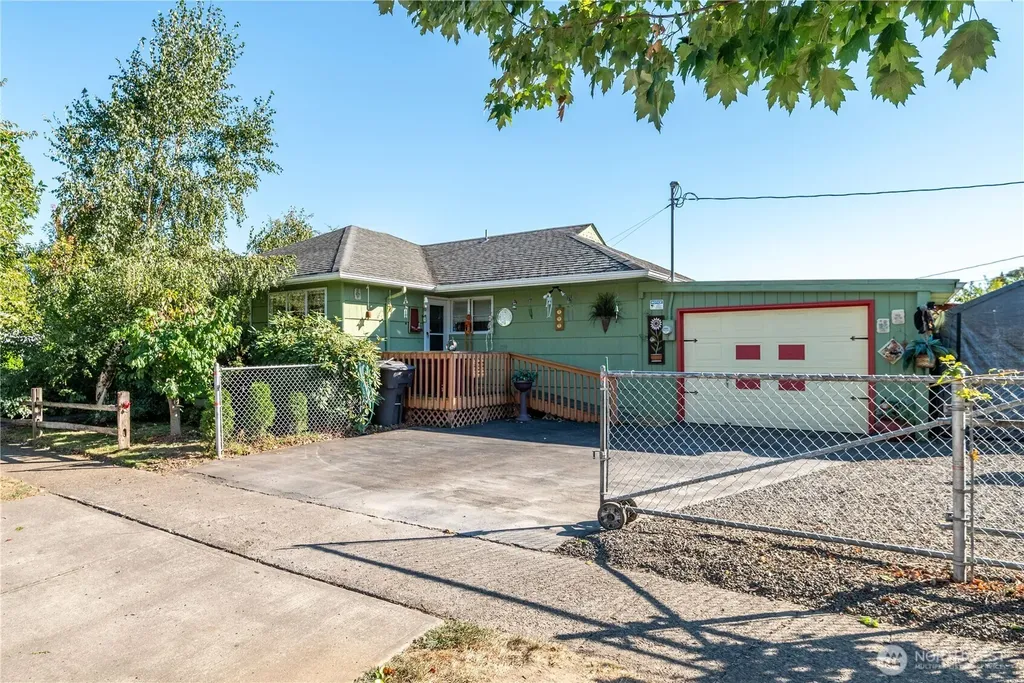 971 19th Avenue Longview WA 98632