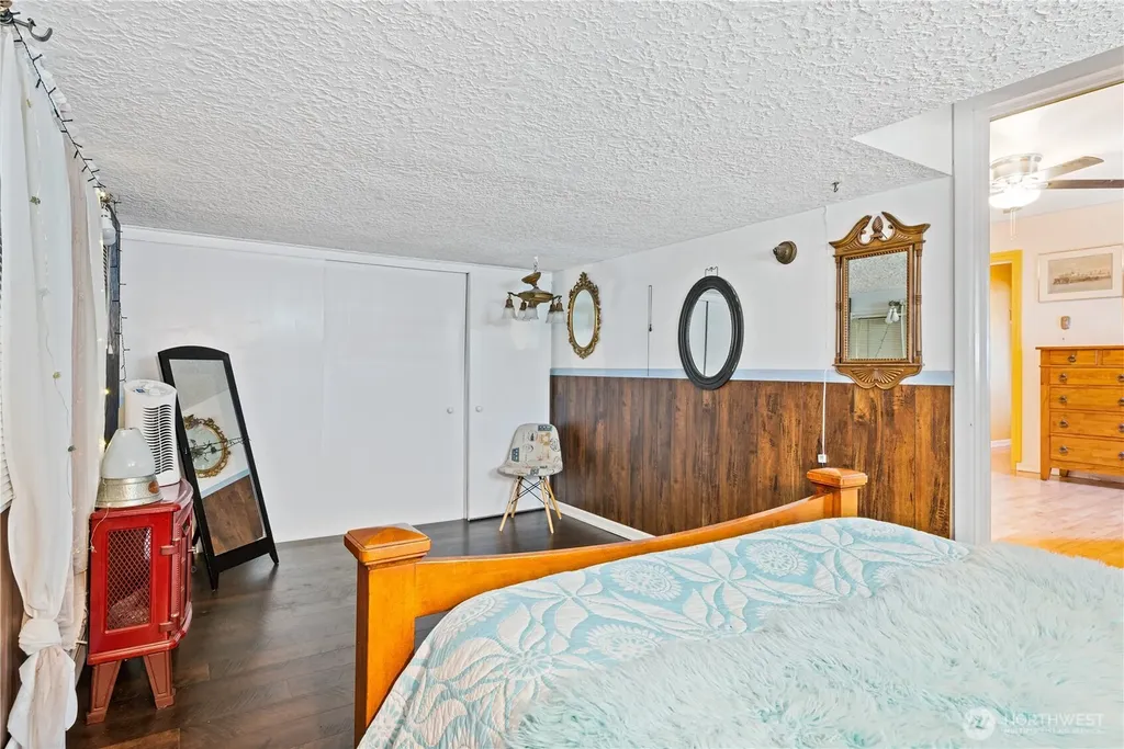 971 19th Avenue Longview WA 98632