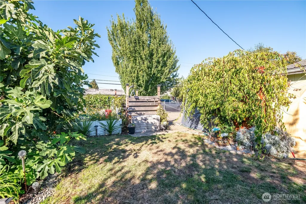971 19th Avenue Longview WA 98632