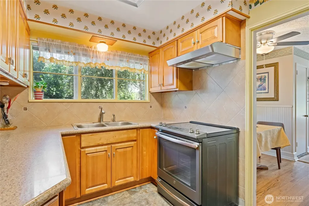 971 19th Avenue Longview WA 98632