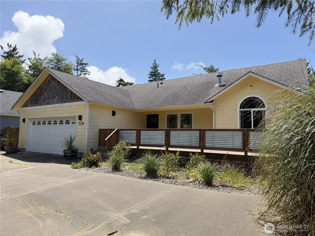 719 Wakina Loop SE Ocean Shores WA 98569