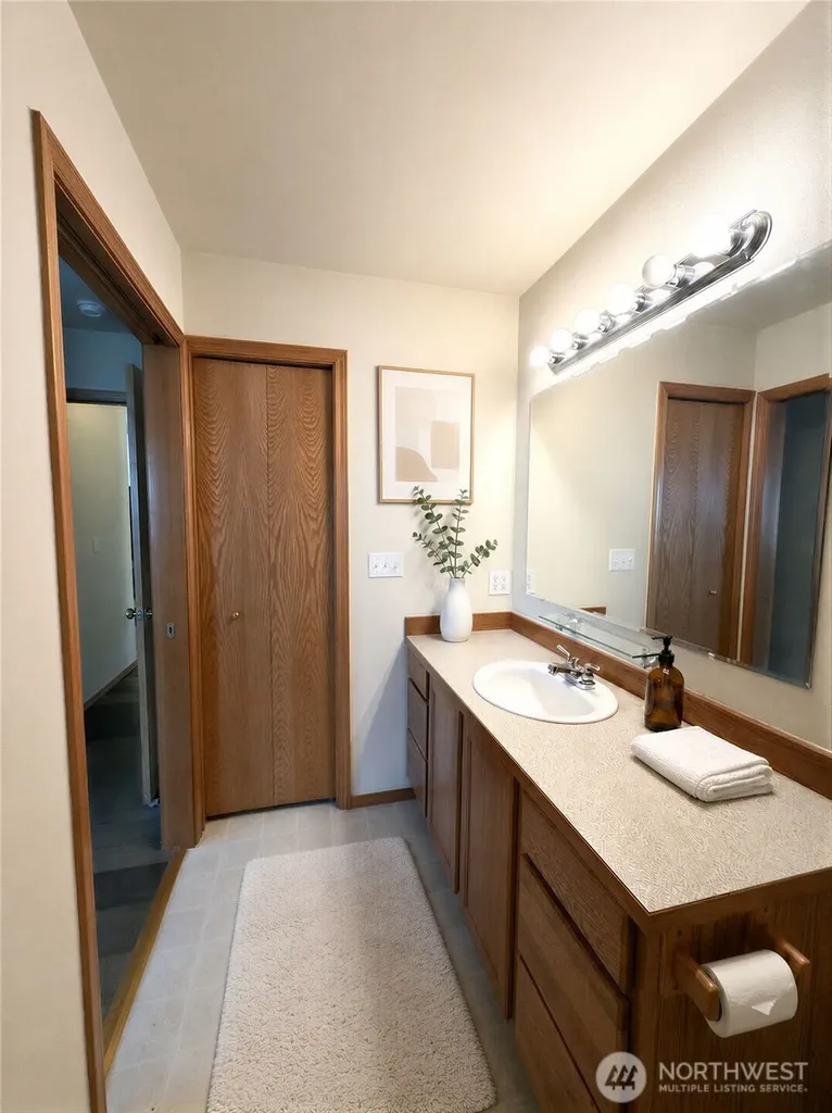 719 Wakina Loop SE Ocean Shores WA 98569