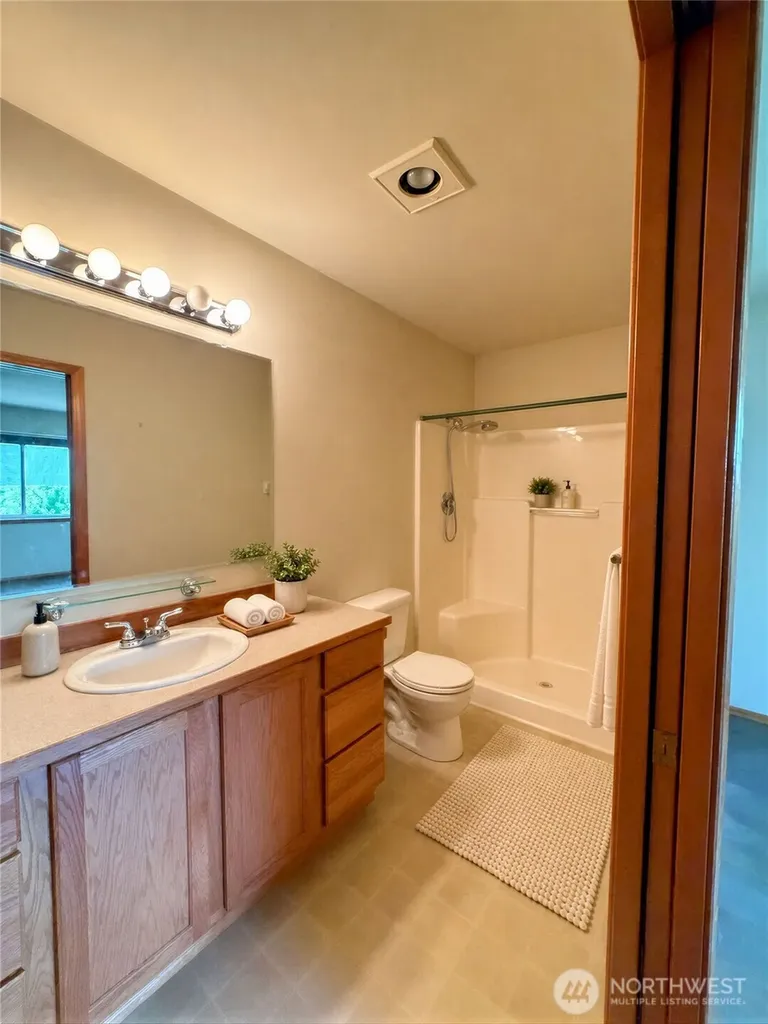 719 Wakina Loop SE Ocean Shores WA 98569