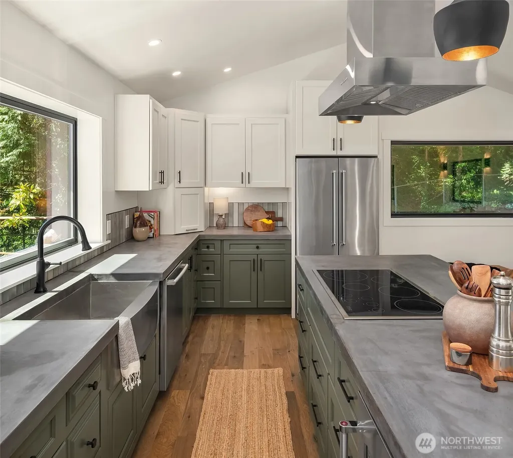 10014 SW 122nd Place Vashon WA 98070