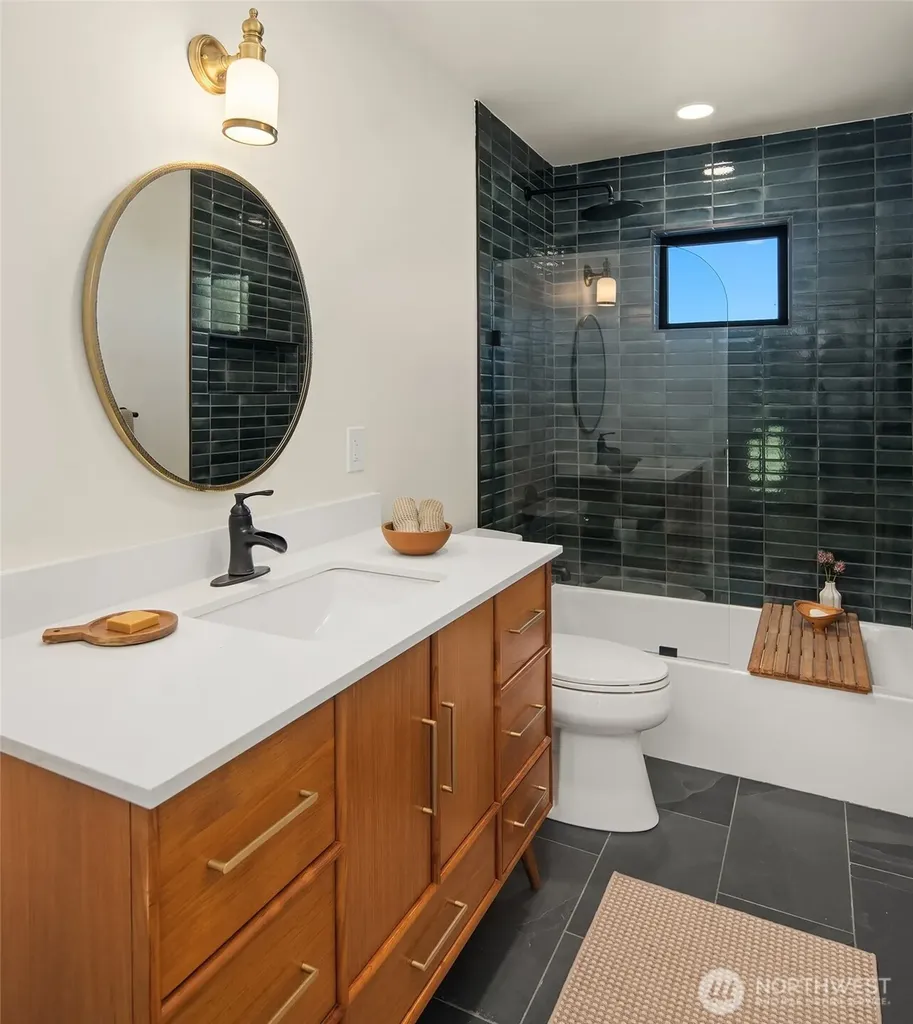 10014 SW 122nd Place Vashon WA 98070