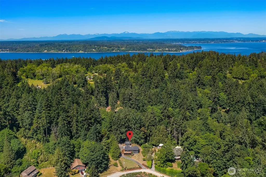 10014 SW 122nd Place Vashon WA 98070