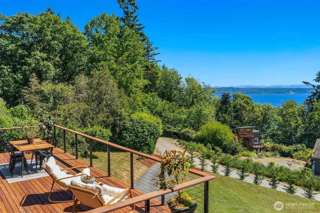 10014 SW 122nd Place Vashon WA 98070