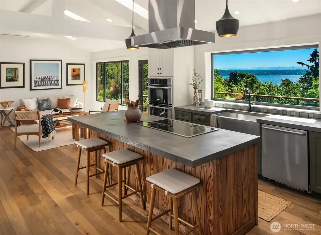 10014 SW 122nd Place Vashon WA 98070