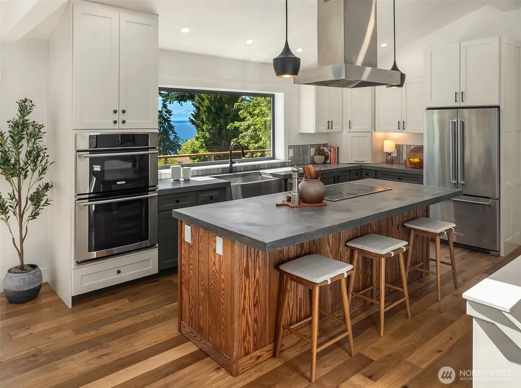 10014 SW 122nd Place Vashon WA 98070