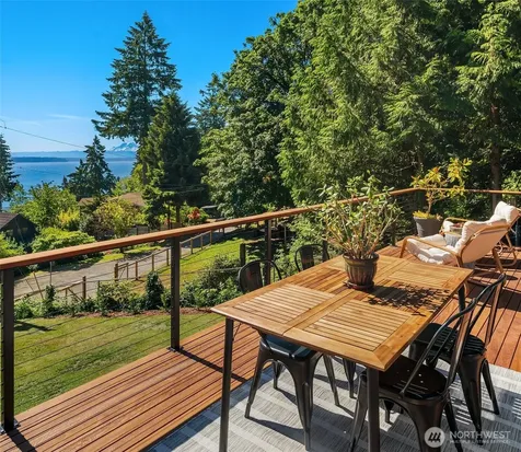 10014 SW 122nd Place Vashon WA 98070