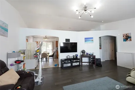 1903 O Court SE Auburn WA 98002