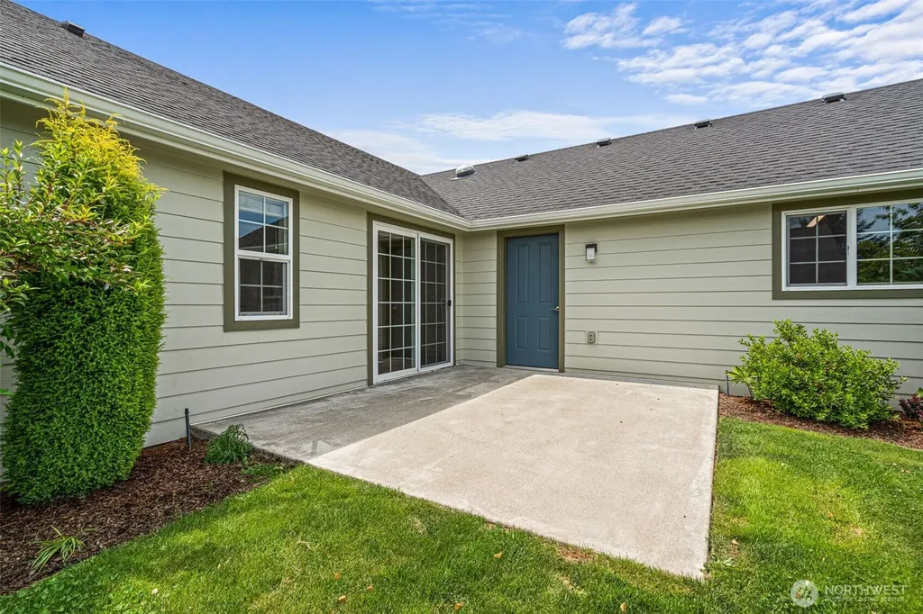1406 Stillwaters Avenue Centralia WA 98531