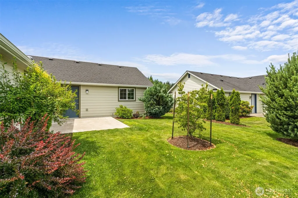 1406 Stillwaters Avenue Centralia WA 98531
