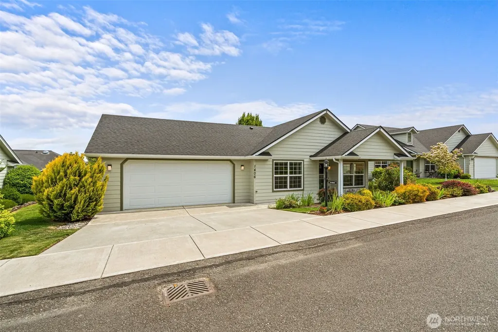 1406 Stillwaters Avenue Centralia WA 98531