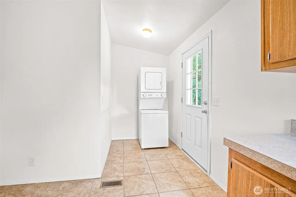 180 E Pine Street Union WA 98592
