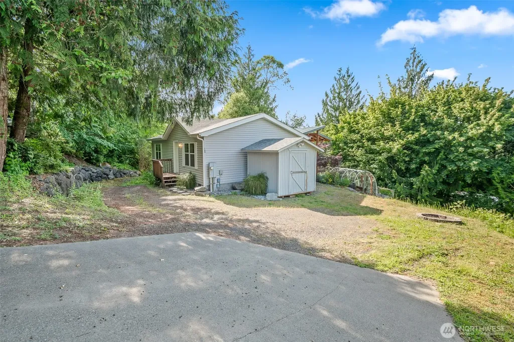 180 E Pine Street Union WA 98592