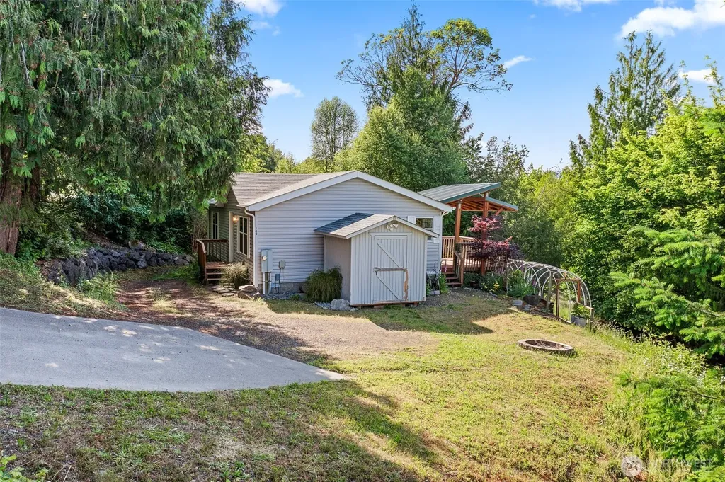 180 E Pine Street Union WA 98592