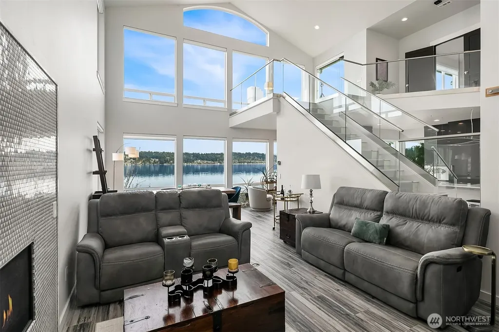 3828 W Lake Sammamish Parkway SE Bellevue WA 98008