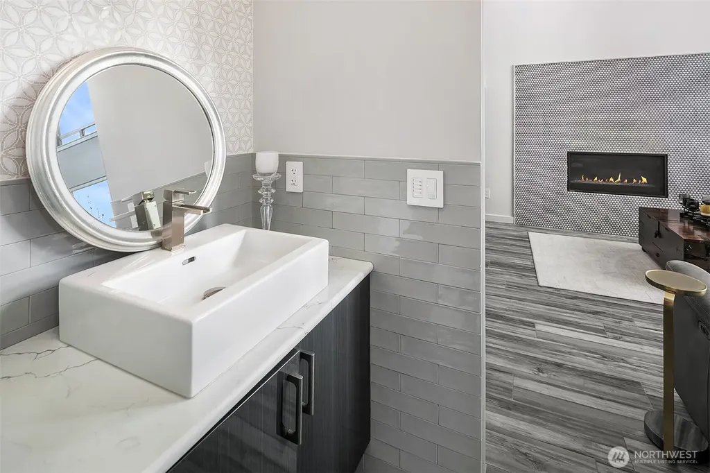 3828 W Lake Sammamish Parkway SE Bellevue WA 98008