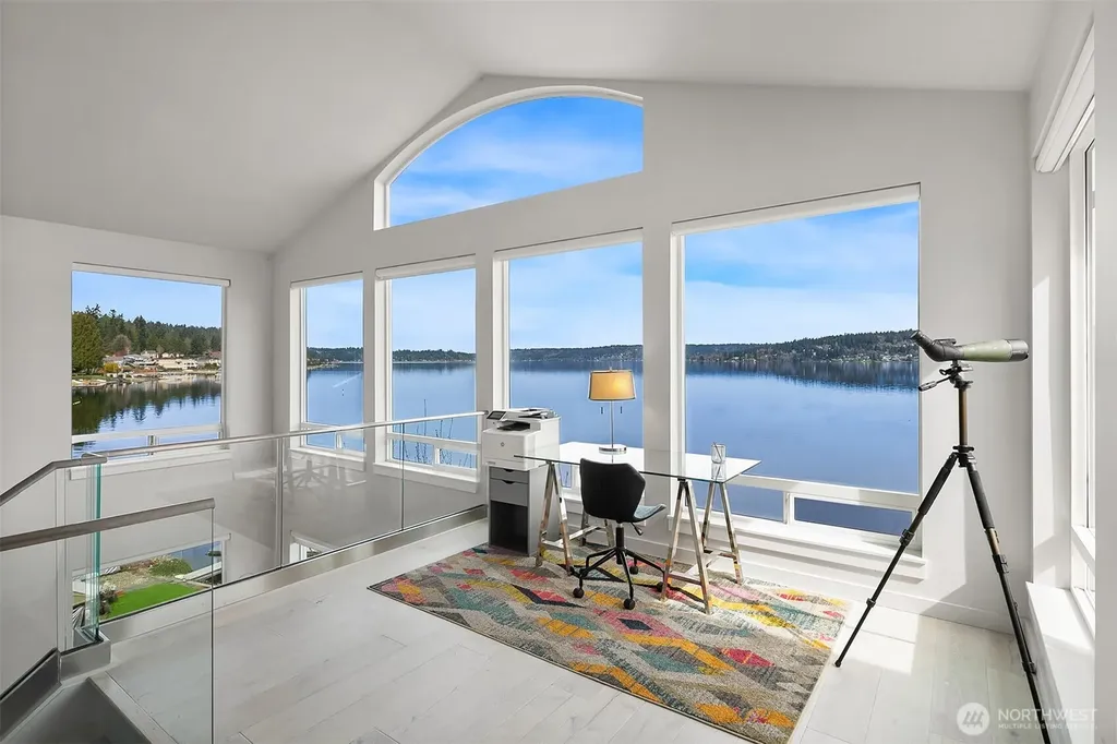 3828 W Lake Sammamish Parkway SE Bellevue WA 98008