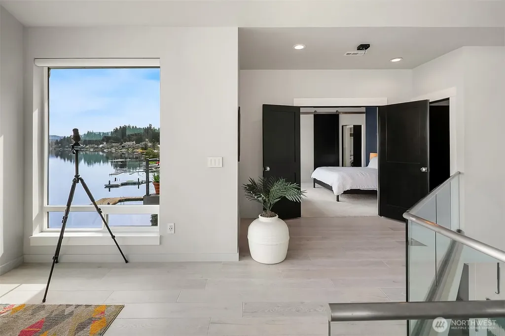 3828 W Lake Sammamish Parkway SE Bellevue WA 98008