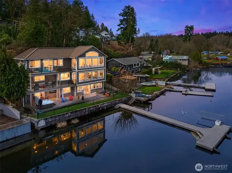 3828 W Lake Sammamish Parkway SE Bellevue WA 98008