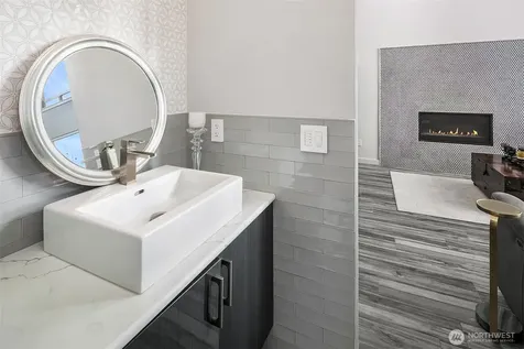 3828 W Lake Sammamish Parkway SE Bellevue WA 98008