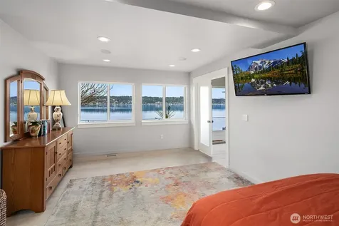 3828 W Lake Sammamish Parkway SE Bellevue WA 98008