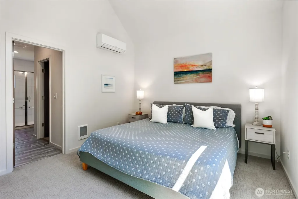 2605 22nd Ave W Unit B Seattle WA 98199