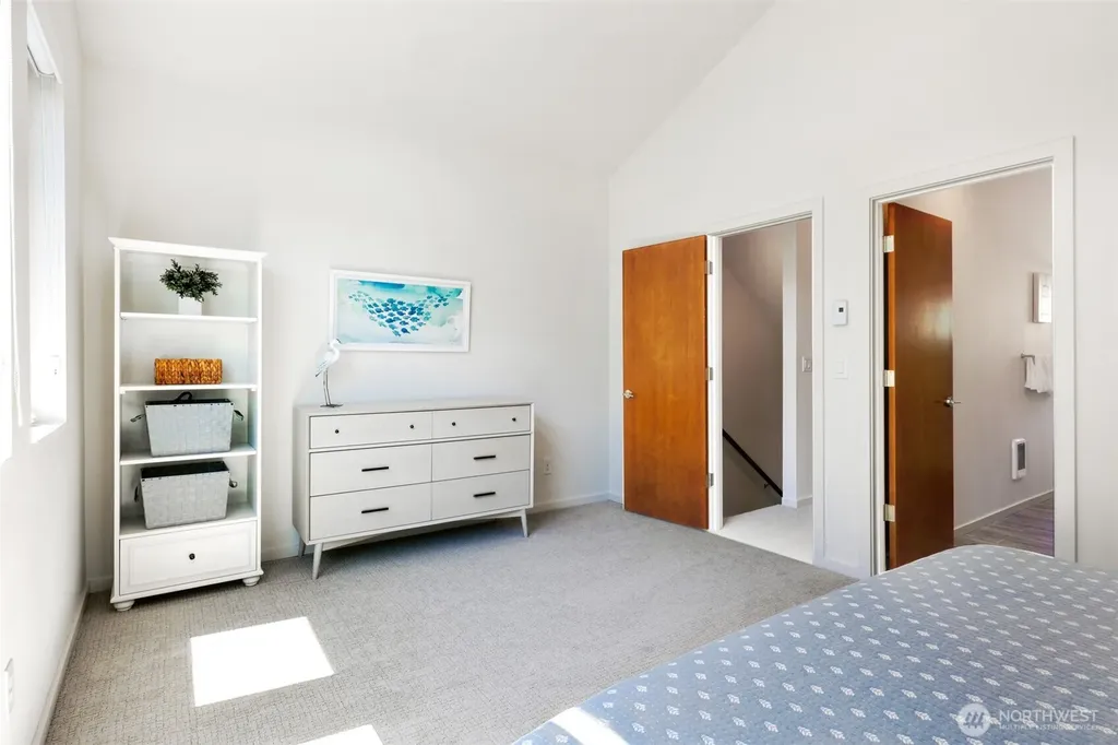 2605 22nd Ave W Unit B Seattle WA 98199