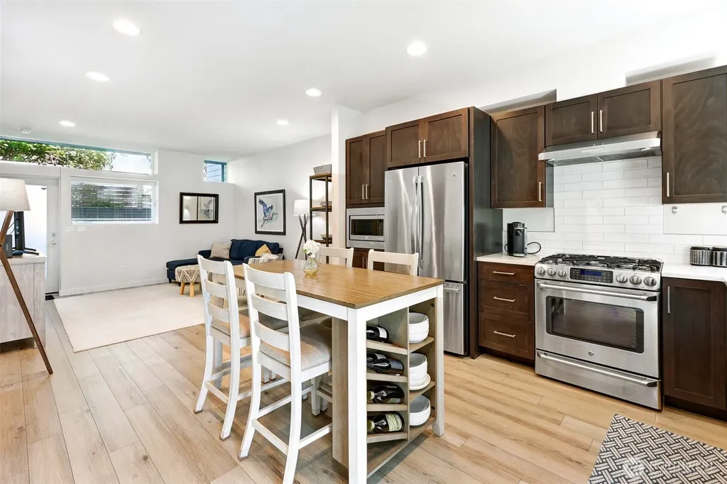 2605 22nd Ave W Unit B Seattle WA 98199