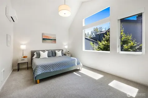 2605 22nd Ave W Unit B Seattle WA 98199